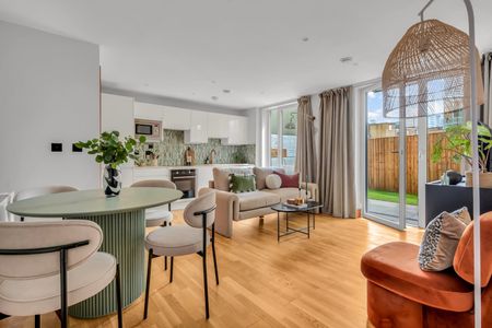 2 Bed Flat, Langan House, E14 - Photo 2