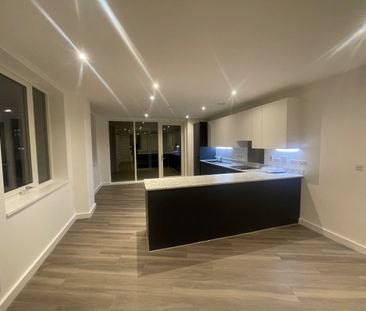 Room in a Shared Flat, Amour Court, NW10 - Photo 6