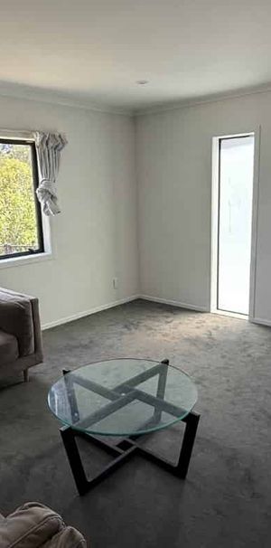 4 Bedrooms in Stokes Valley - Photo 1