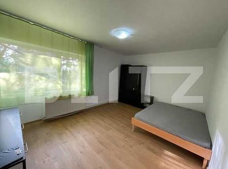 Apartament de 2 camere, decomandat, 55mp, zona UMF - Photo 2