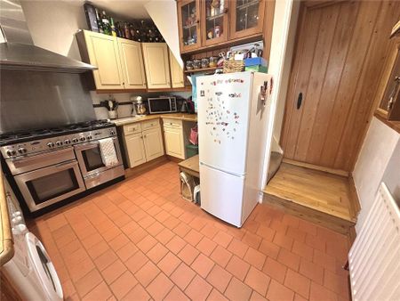 2 bedroom terraced house to rent - Photo 5