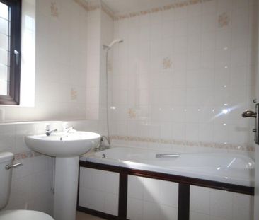 3 bedroom detached house to rent - Photo 4