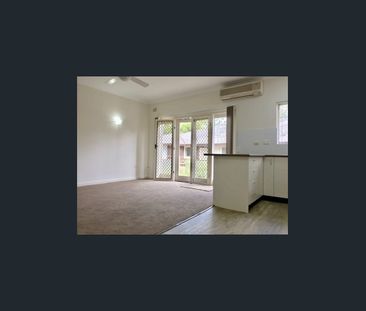 Convenient Location! walk to transport and shops, sunny balcony! - Photo 4