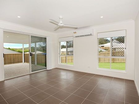 MODERN SPACIOUS DUPLEX IN ROSEMOUNT RISE - Photo 3