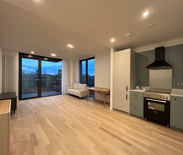 1 Bed Flat, Hollandbury House, TW8 - Photo 1