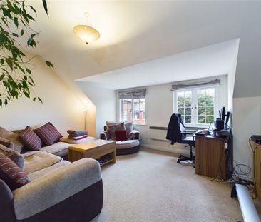 High Street, Theale, Reading, RG7 - Photo 1
