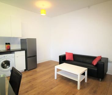 2 Bedroom Apartment - Photo 3