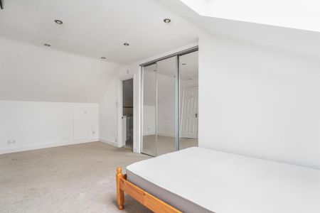 3 bedroom apartment to rent - Photo 4