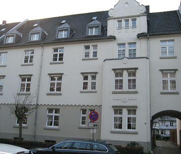 4-Zimmer-Wohnung-in Düsseldorf-Flingern (unrenovierte Übergabe) - Photo 1