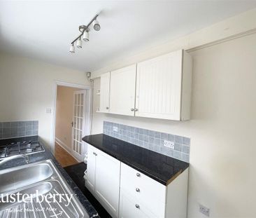 2 bedroom terraced house to rent - Photo 3