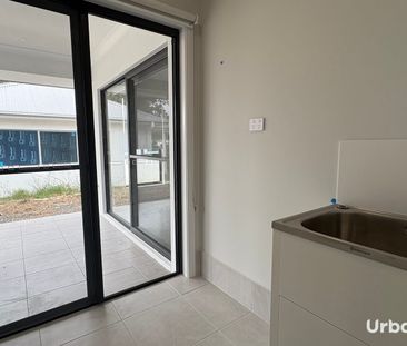 Four Bedroom Home with Two Living Areas, Ducted Air, Solar and Ceil... - Photo 5