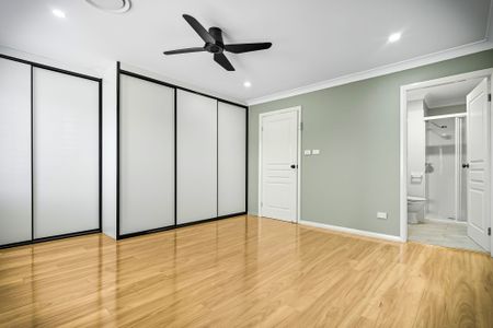 MODERN FOUR BEDROOM HOME IN GREAT LOCATION! - Photo 2