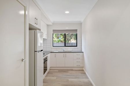 SELF CONTAINED APARTMENT - Photo 4