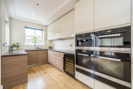 5 bedroom end of terrace house to rent - Photo 4