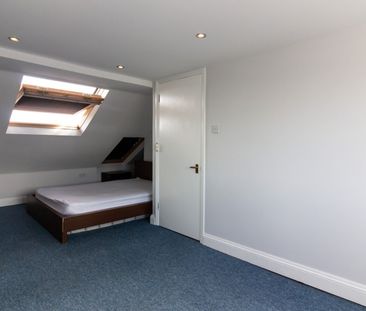 4 Bed Terraced House, Boscombe Road, SW17 - Photo 6