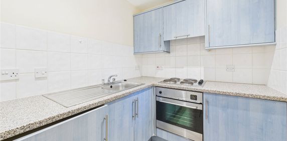 Central Park Towers, 28 Central Park Avenue, Plymouth, Devon, PL4 - Photo 2