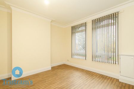 2 bed Flat for Rent - Photo 2