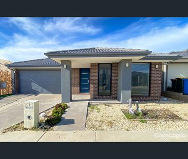 16 Welland Drive, Mickleham, Vic 3064 - Photo 5