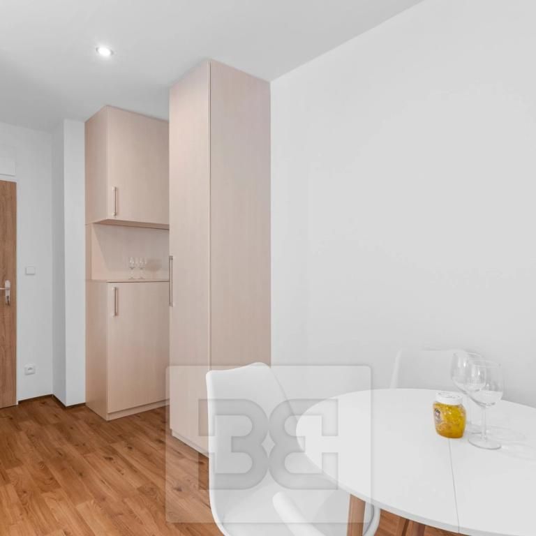 Pronájem bytu 2+kk 40 m2 - Фото 1