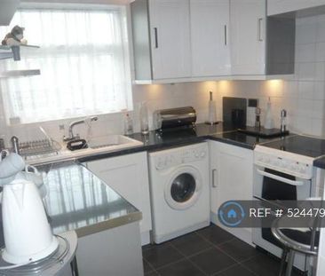 3 bedroom flat to rent - Photo 1