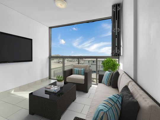 Modern 1 bedroom, 1 bathroom - Photo 1