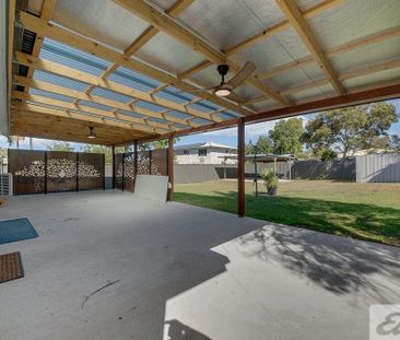 NEAT AND TIDY 3 BEDROOM HOME WITH LARGE OUTDOOR ENTERTAINING AREA - Photo 2