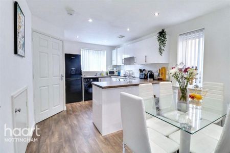 3 bedroom semi-detached house to rent - Photo 5