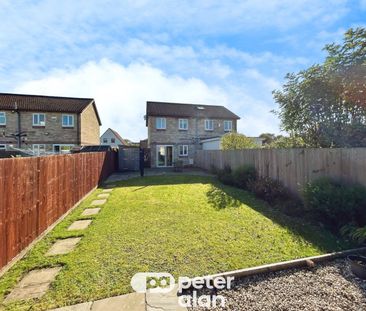 The Oaks, Quakers Yard, TREHARRIS - Photo 6
