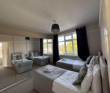 3 bedroom semi-detached house to rent - Photo 4