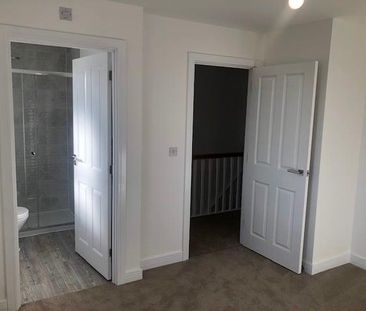 4 bedroom detached house to rent - Photo 1