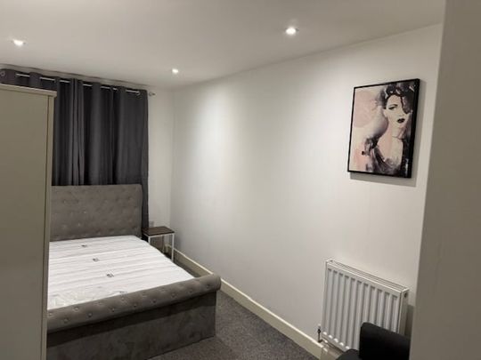 Room in a Shared Flat, Old Kent Road, SE15 - Photo 1