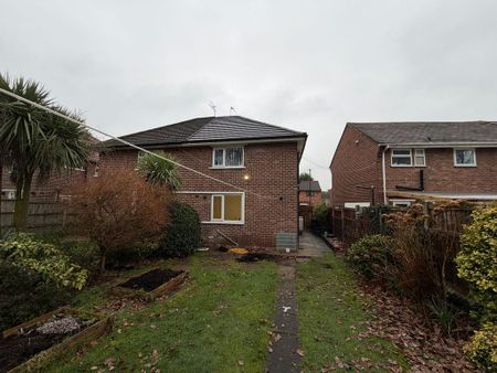 2 bedroom semi-detached house to rent - Photo 2