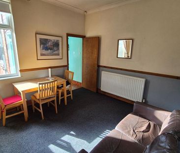 3 bedroom terraced house to rent - Photo 4