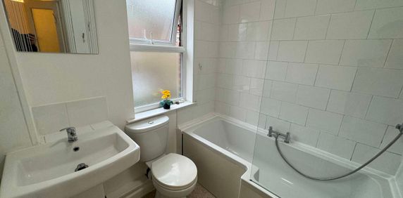 Shared house next to Newsham Park - bills included 1C - Photo 2