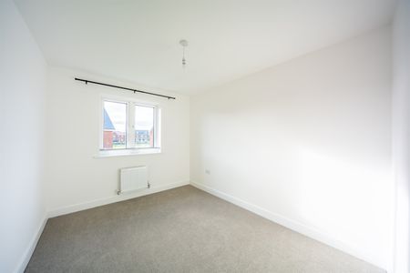 Bunting Crescent, NG13 - Photo 3