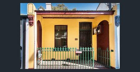 Charming Semi-Detached Home in Newtown - Photo 3