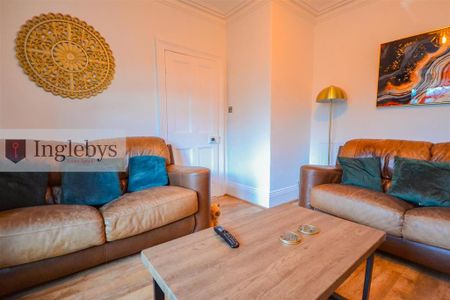 3 bedroom terraced house to rent - Photo 2