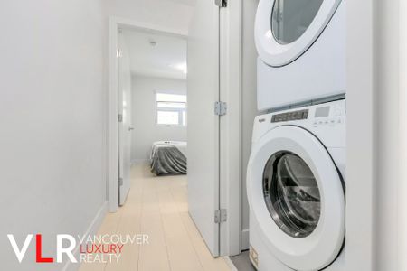 Townhouse in Vancouver East Side, BC - Photo 3