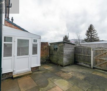 3 bedroom semi-detached house to rent - Photo 5