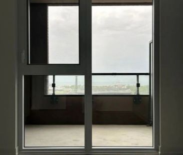 285 Dufferin St Street ##813 Master Bedroom - Photo 3