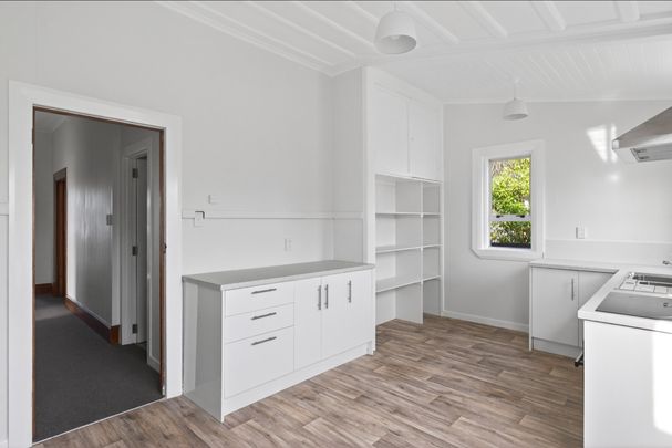 BEAUTIFULLY RENOVATED 4-BEDROOM HOME ON A HUGE 960m² SECTION! - Photo 1