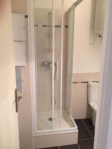 T1 BIS - RUE VICTOR HUGO - 34 m² - Photo 2