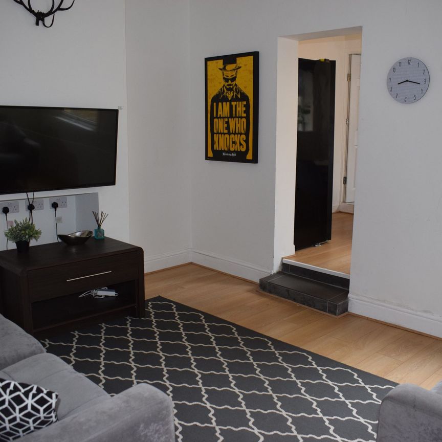 Bright Room in Sociable Kingswood Home - Photo 1