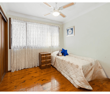 4 BEDROOM FAMILY HOME IN CONVENIENT LOCATION - Photo 5
