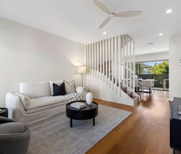 Modern Townhouse, Footsteps to Oxford St Precinct - 9mth Lease with... - Photo 1