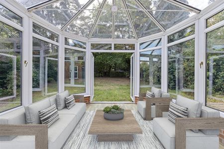 4 bedroom detached house to rent - Photo 5