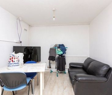 4 bedroom house to rent - Photo 3