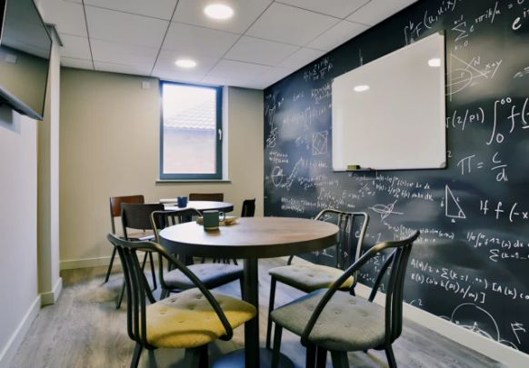 Classic Shared Apartment - Great View - Photo 1