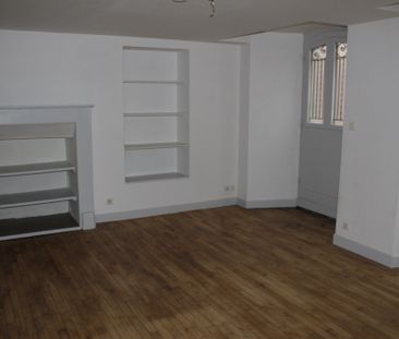 Location Appartement 1 pièce 30m² AURILLAC 15000 - Photo 3