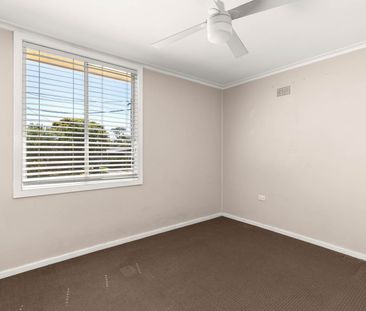 51 Mahogany Crescent, Gateshead NSW 2290 - House For Rent | Domain - Photo 6